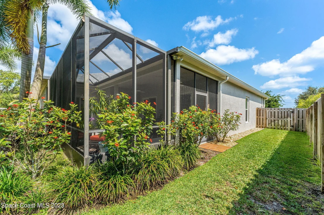 Photo of 2275 Botanica Circle