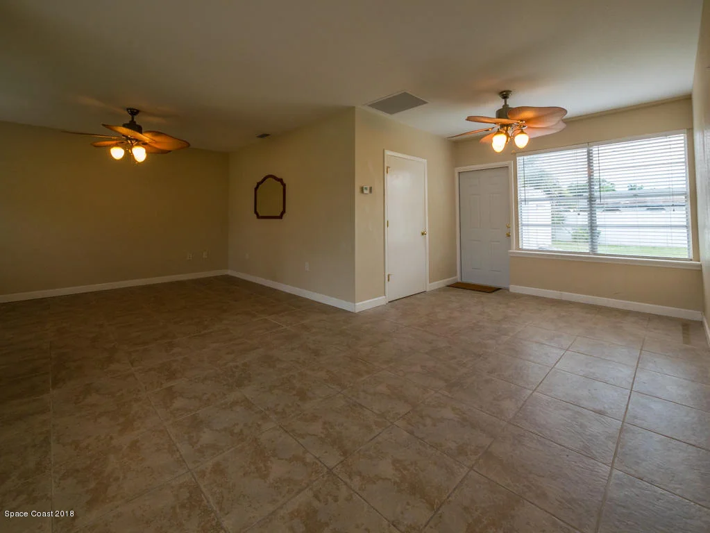 Photo of 442 Willow Lane