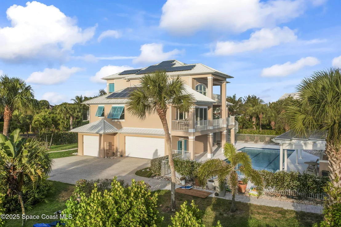 Photo of 2275 Genesea Lane