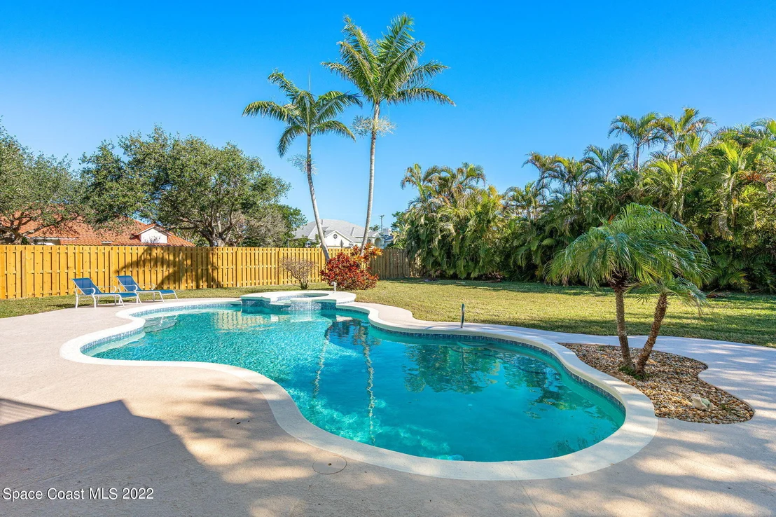 Photo of 233 Flanders Drive