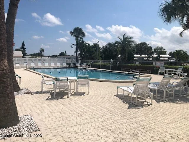 Photo of 2311 Coconut Palm Drive NE