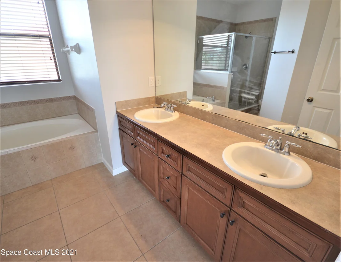 Photo of 650 Parnell Avenue