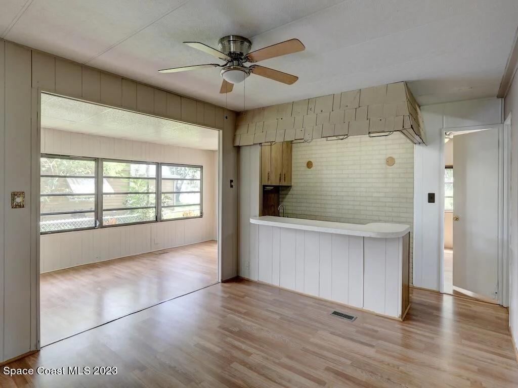 Photo of 925 Barefoot Boulevard
