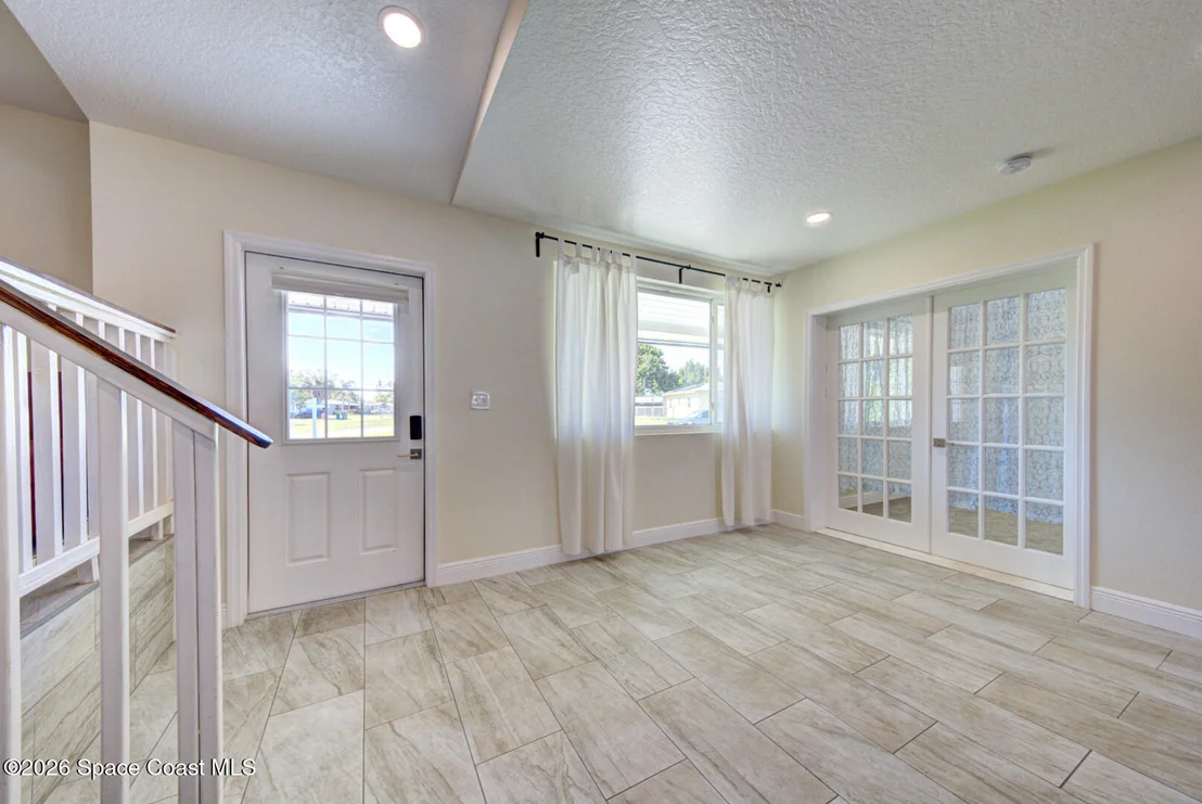 Photo of 452 Alice Drive