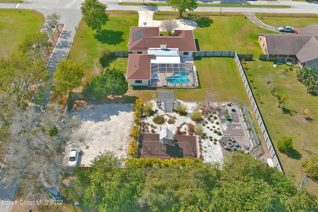 Photo of 1814 Oak Drive N
