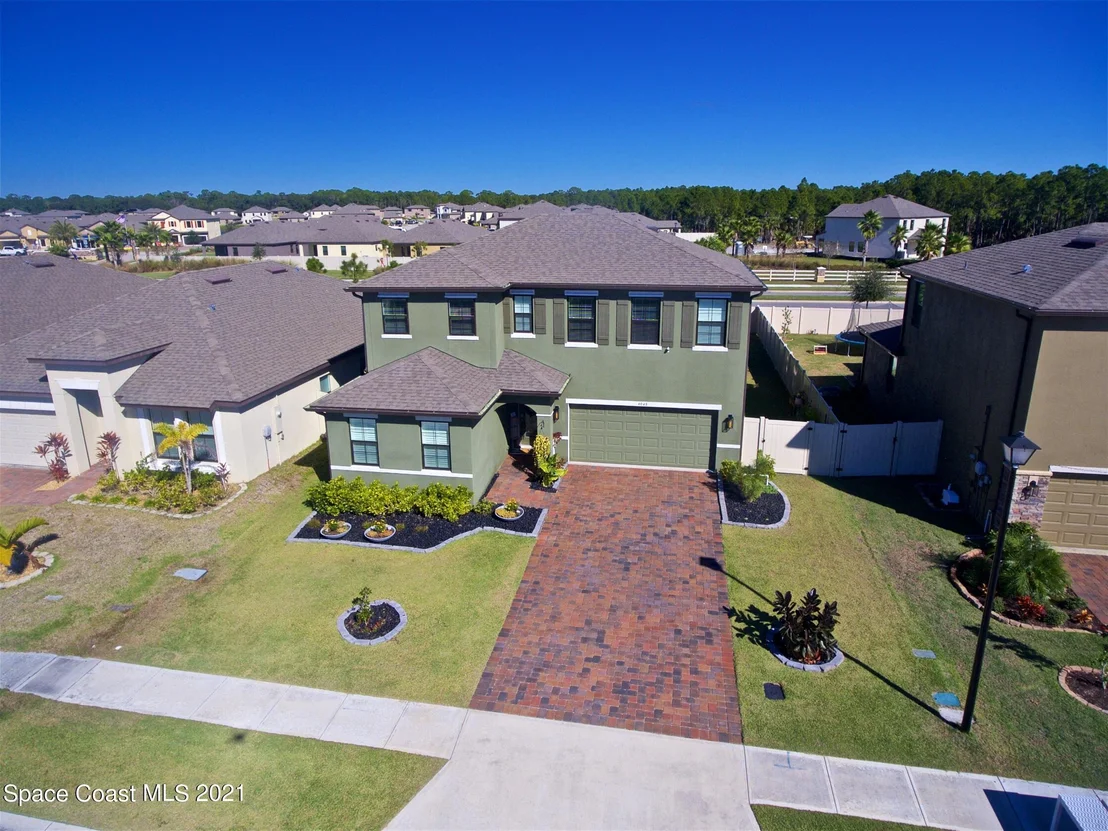Photo of 4048 Alligator Flag Circle