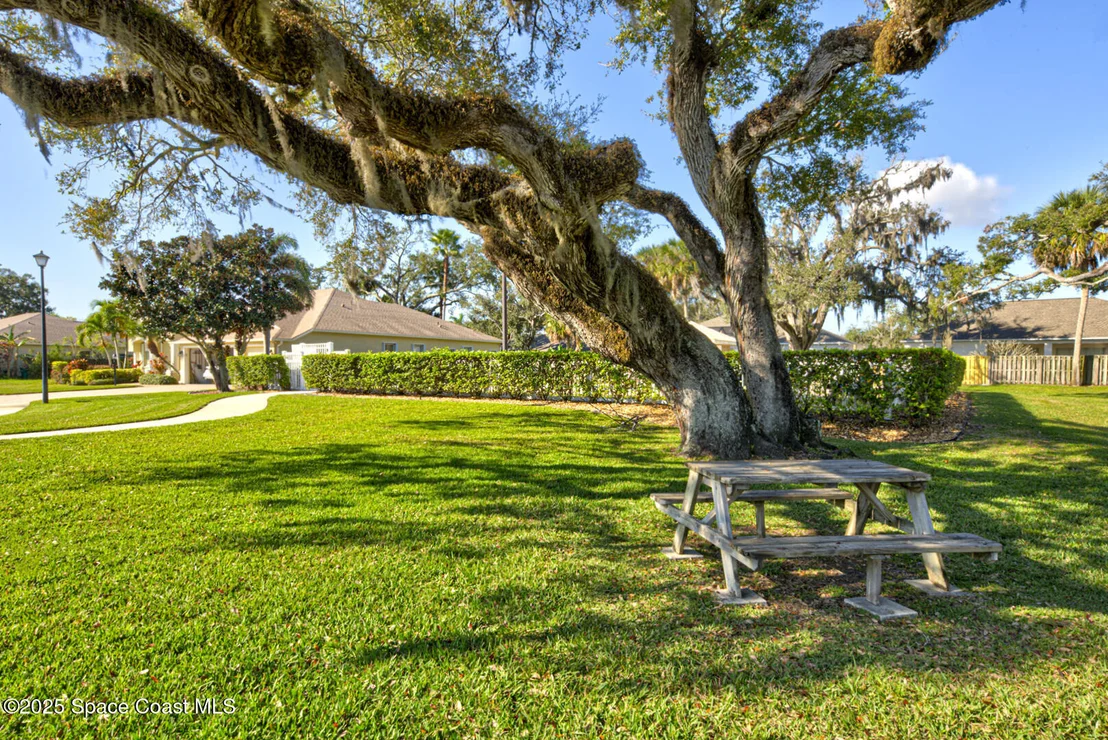 Photo of 1815 Botanica Circle