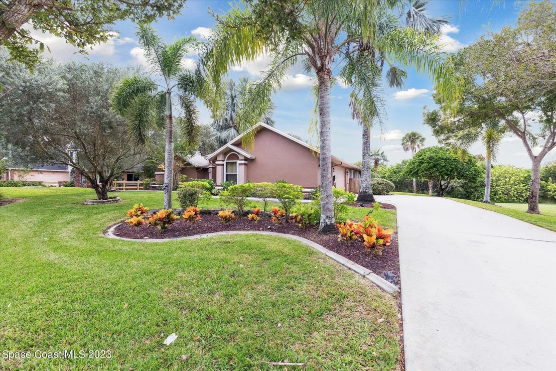 Photo of 4644 Canard Road