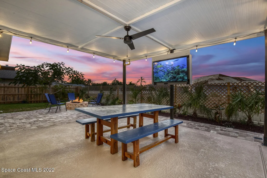 Photo of 760 Pebble Beach Avenue NE