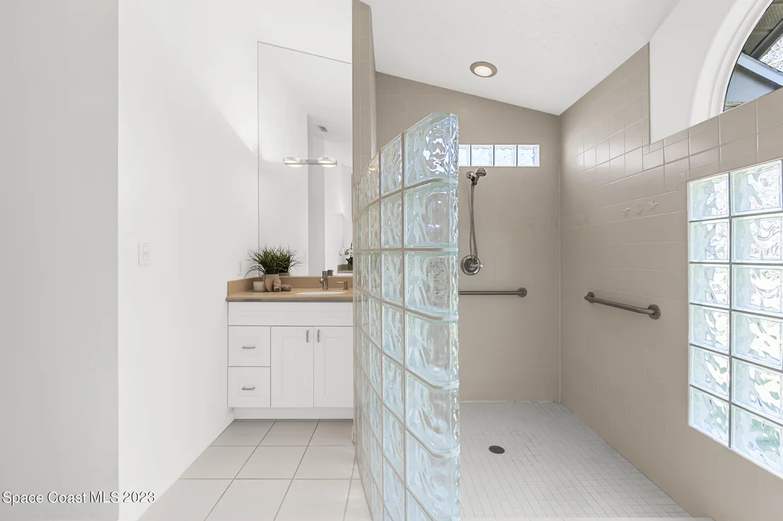 Photo of 580 Deerfield Drive