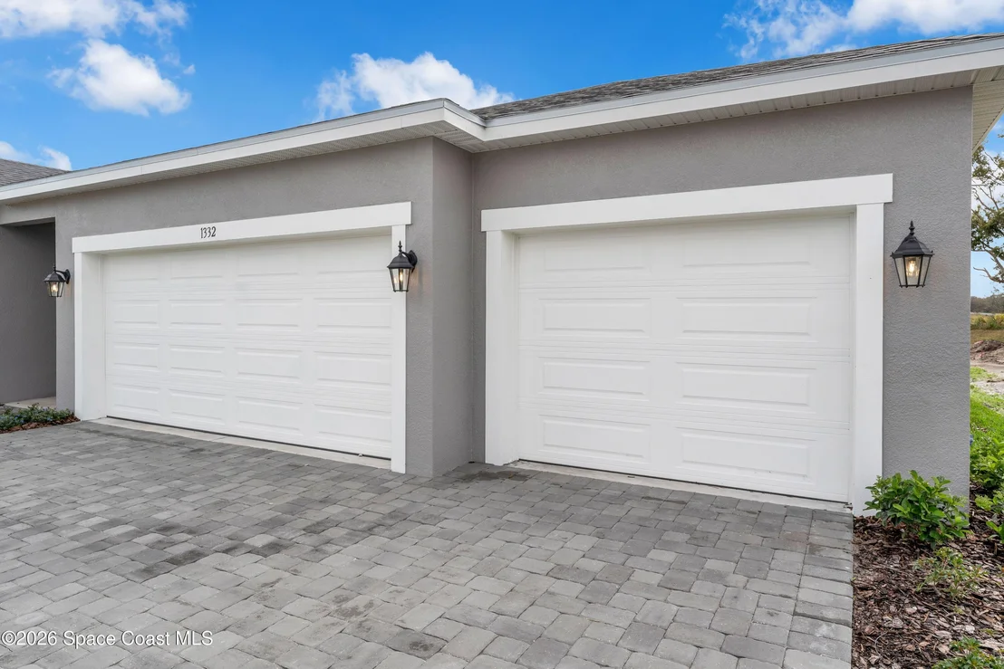 Photo of 1012 Banff Drive NE