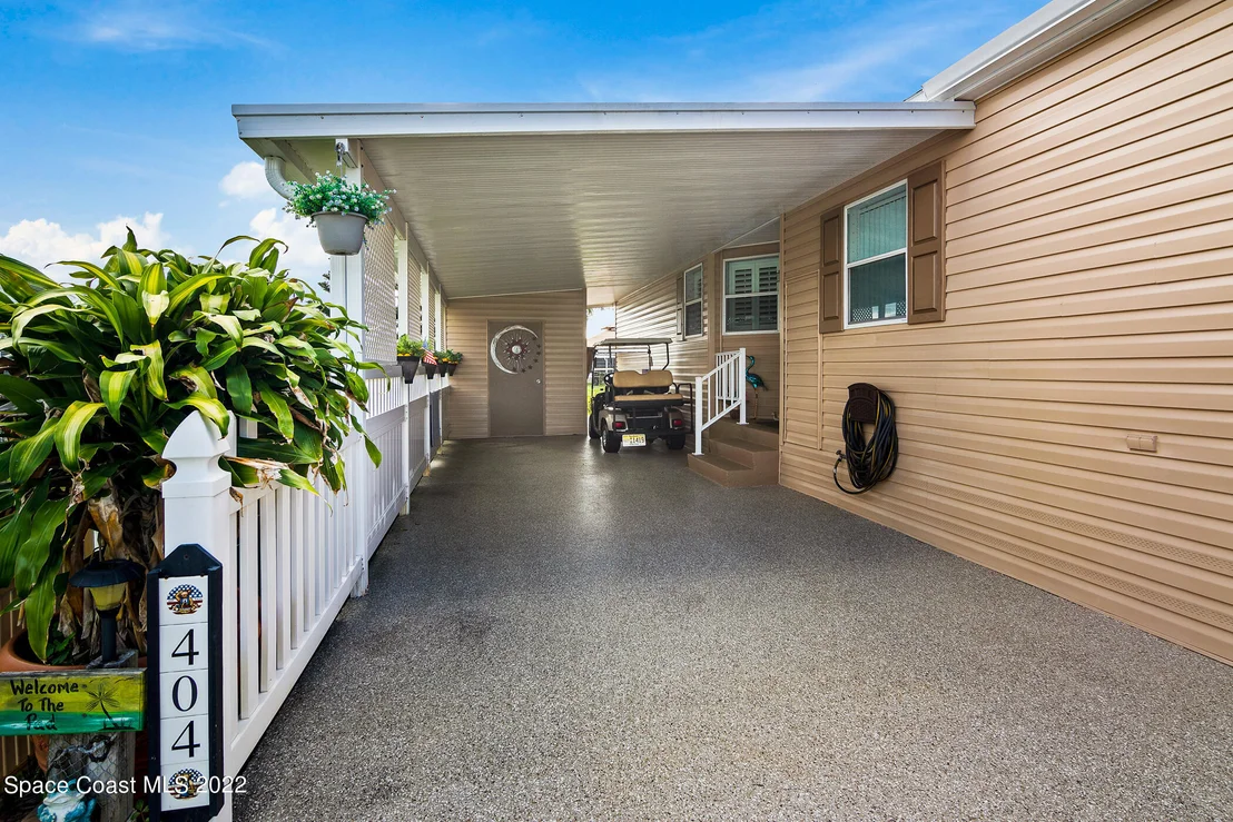 Photo of 404 Outer Drive