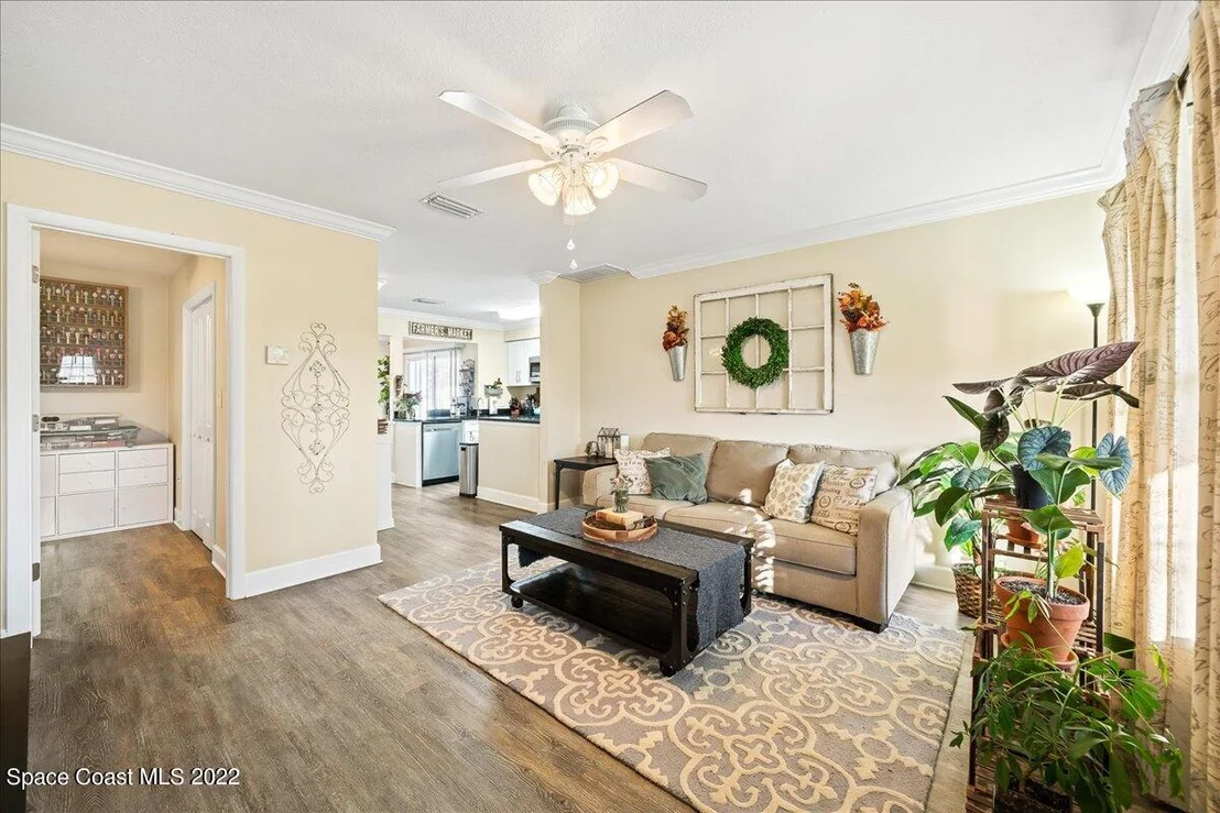 Photo of 1300 Cindy Circle NE