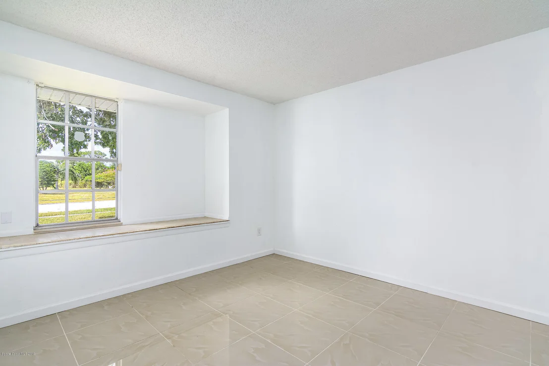 Photo of 1111 Cotton Road NE