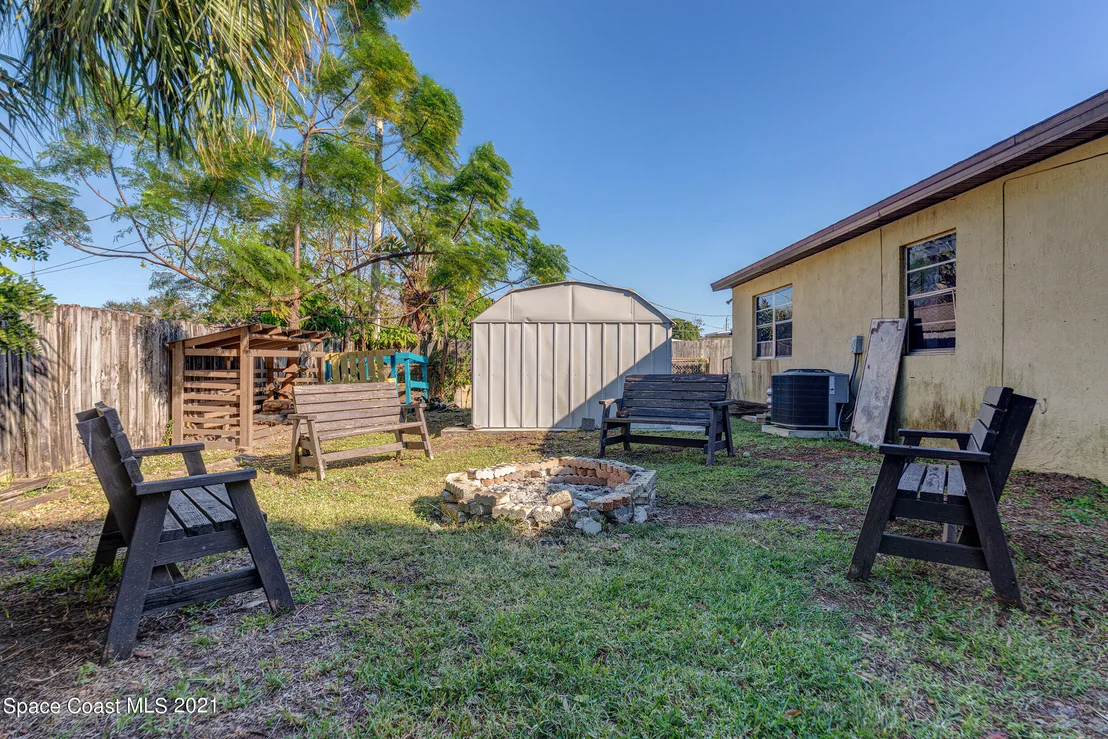 Photo of 2975 Kosuth Road NE