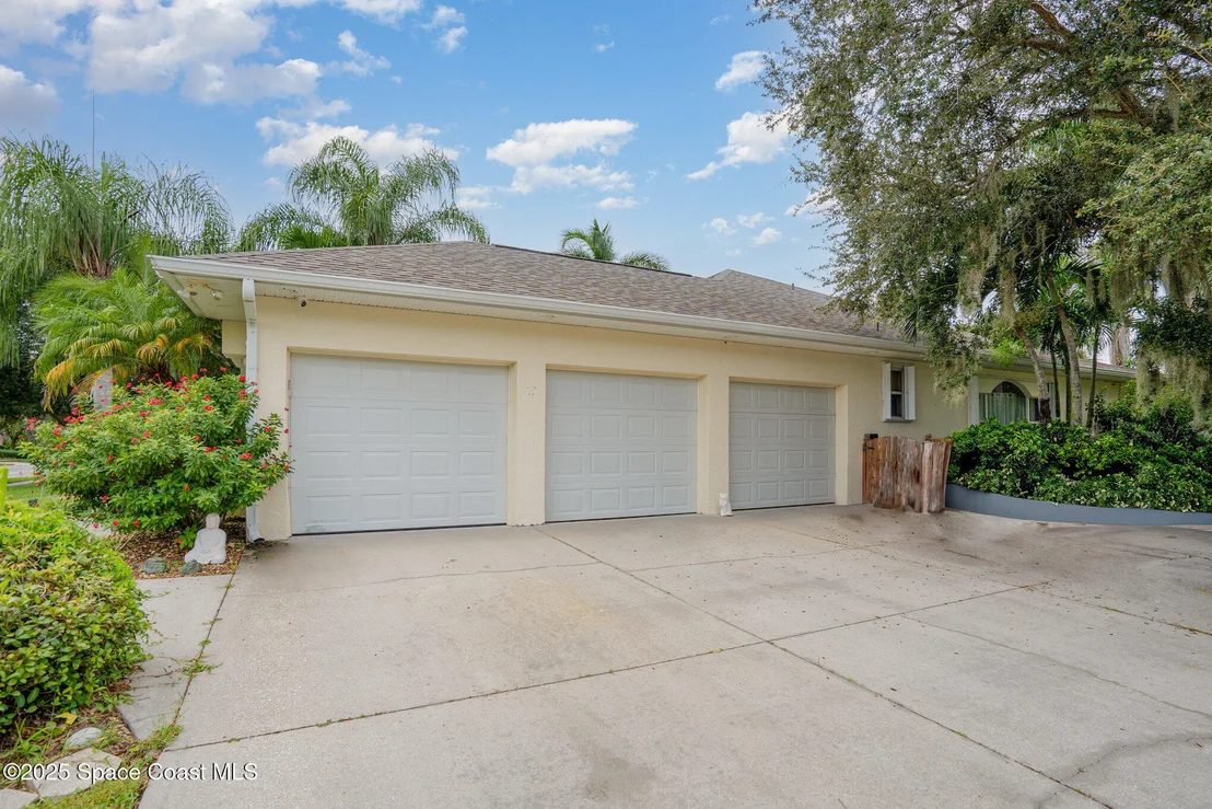Photo of 2412 Woodfield Circle