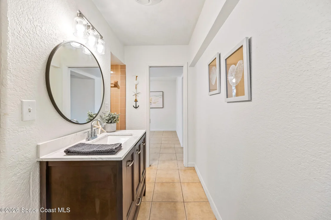 Photo of 777 James Circle NE
