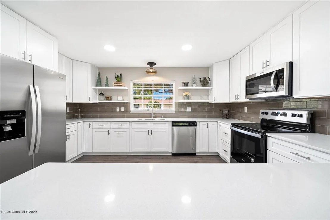 Photo of 977 Pineland Drive
