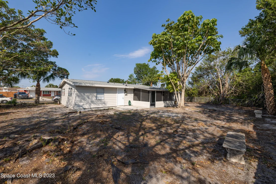Photo of 955 Vangi Lane NE