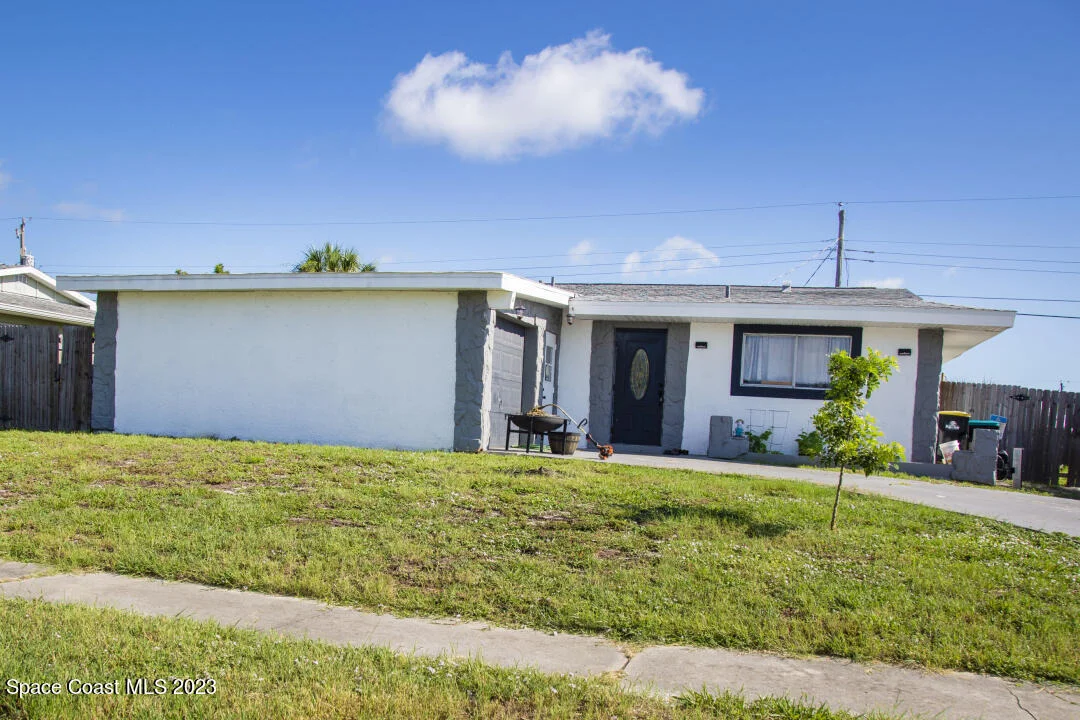 Photo of 750 Bianca Drive NE