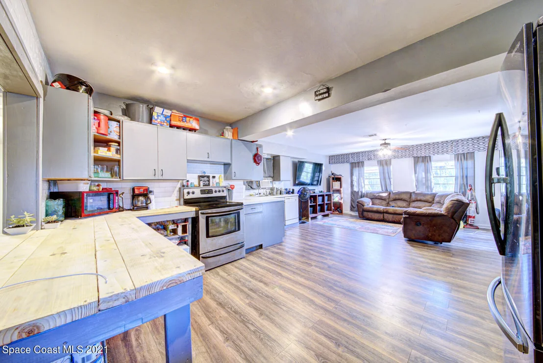 Photo of 1213 Vassar Lane