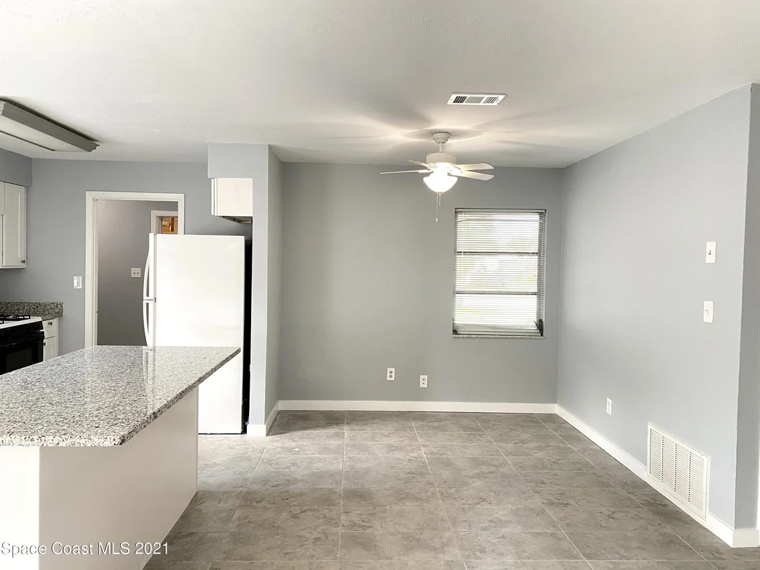 Photo of 1718 Golfview Drive
