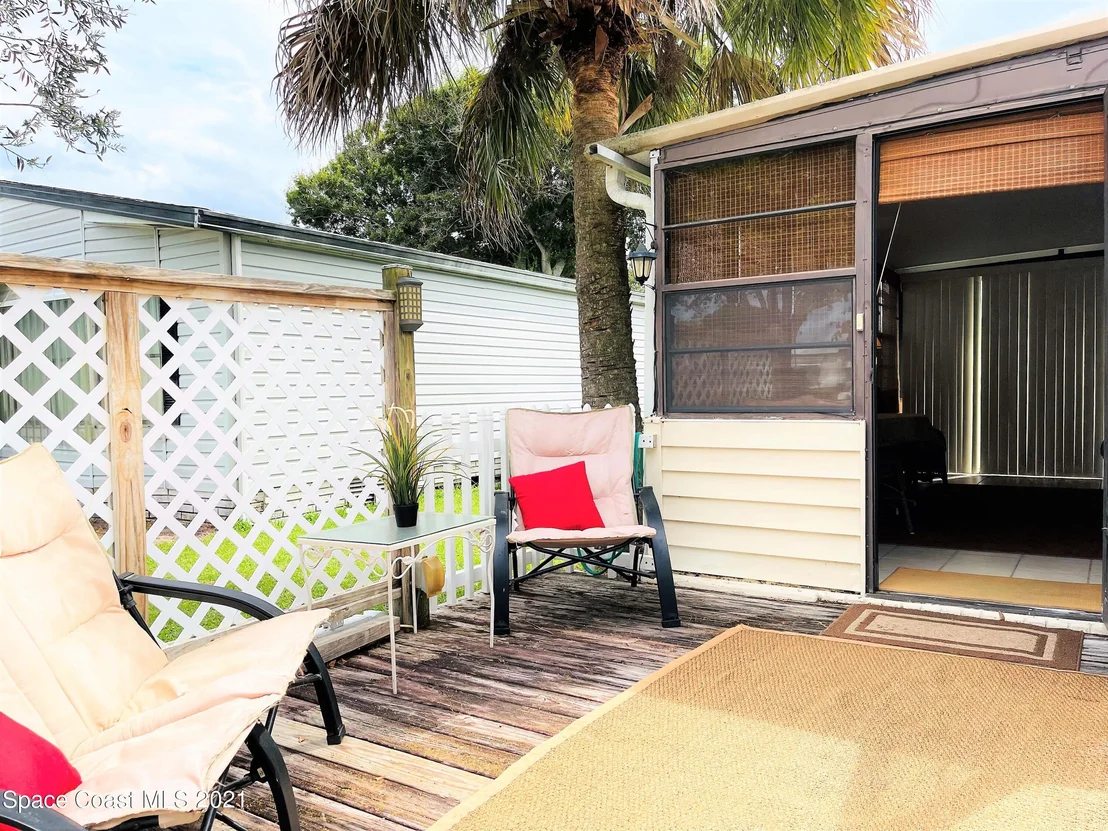 Photo of 735 Barefoot Boulevard