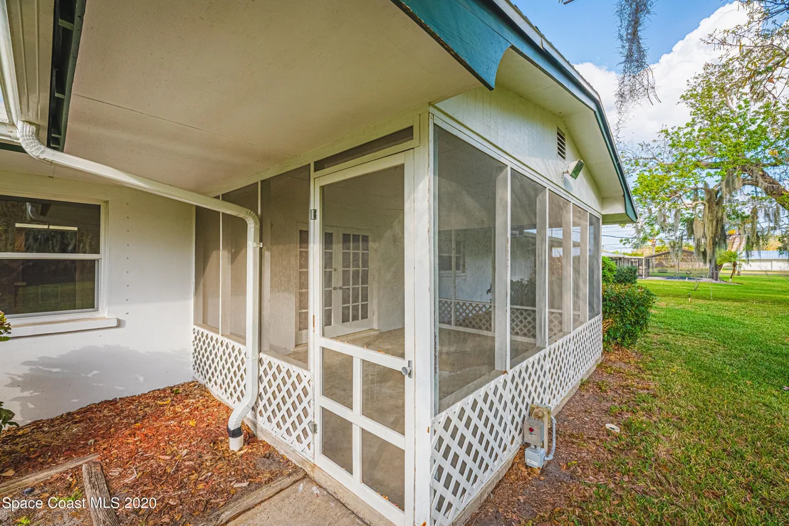 Photo of 1945 Trimble Road