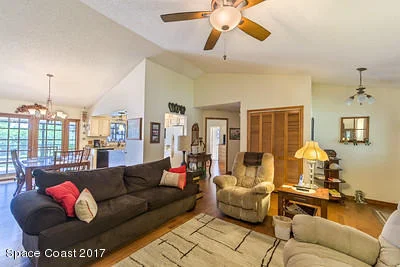 Photo of 870 Spirea Drive