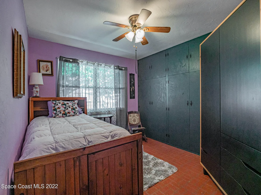Photo of 931 Bianca Drive NE