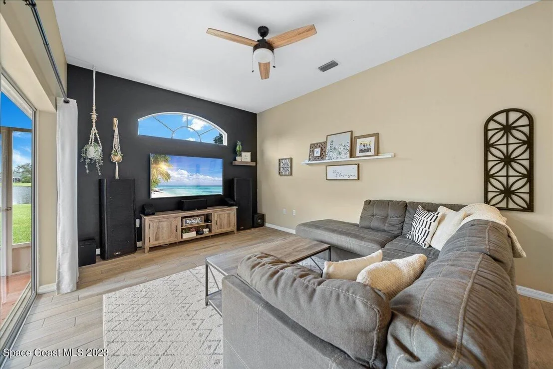 Photo of 767 Thrasher Drive