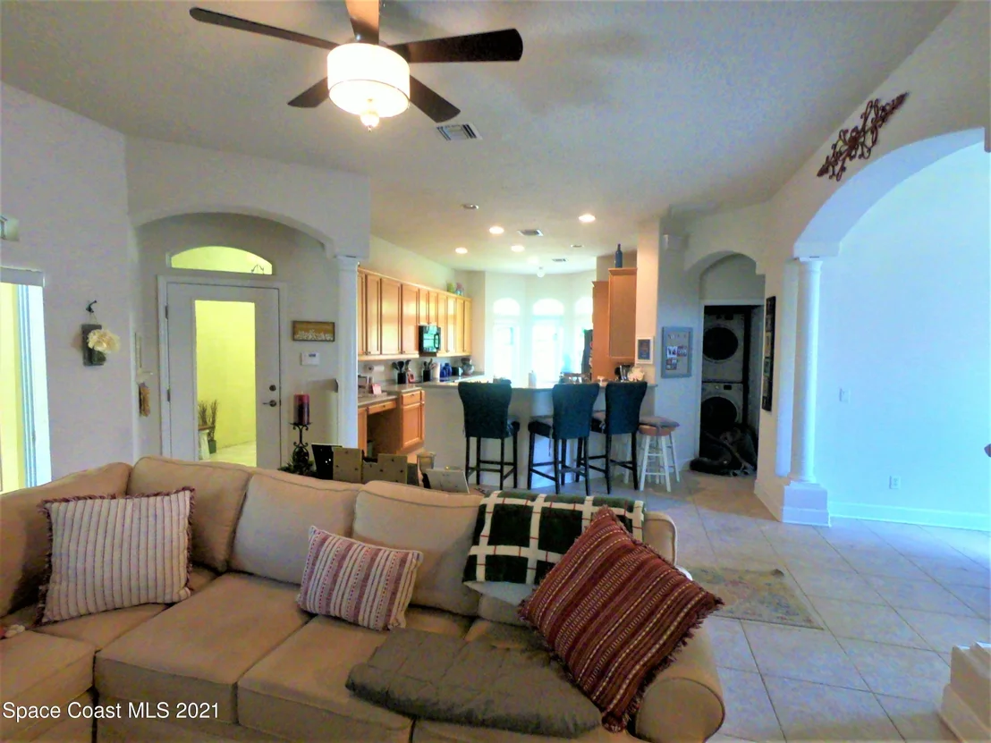 Photo of 1035 Starling Way