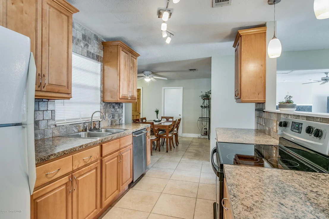Photo of 171 E Haven Drive