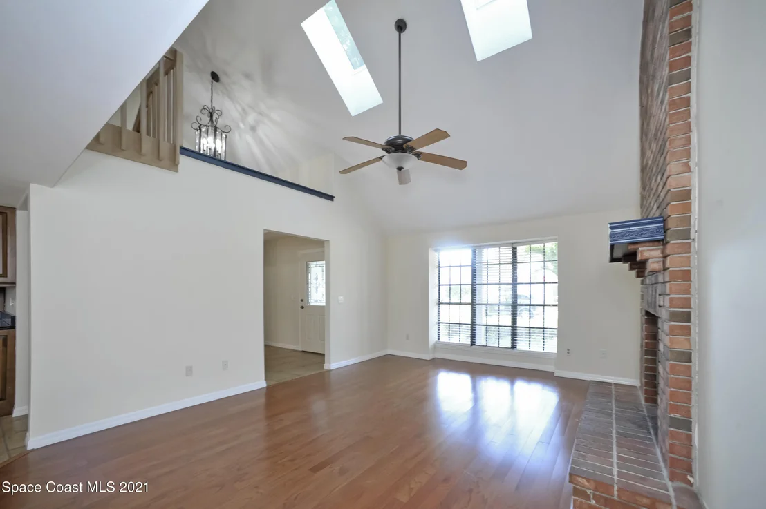 Photo of 986 Whisperpine Drive