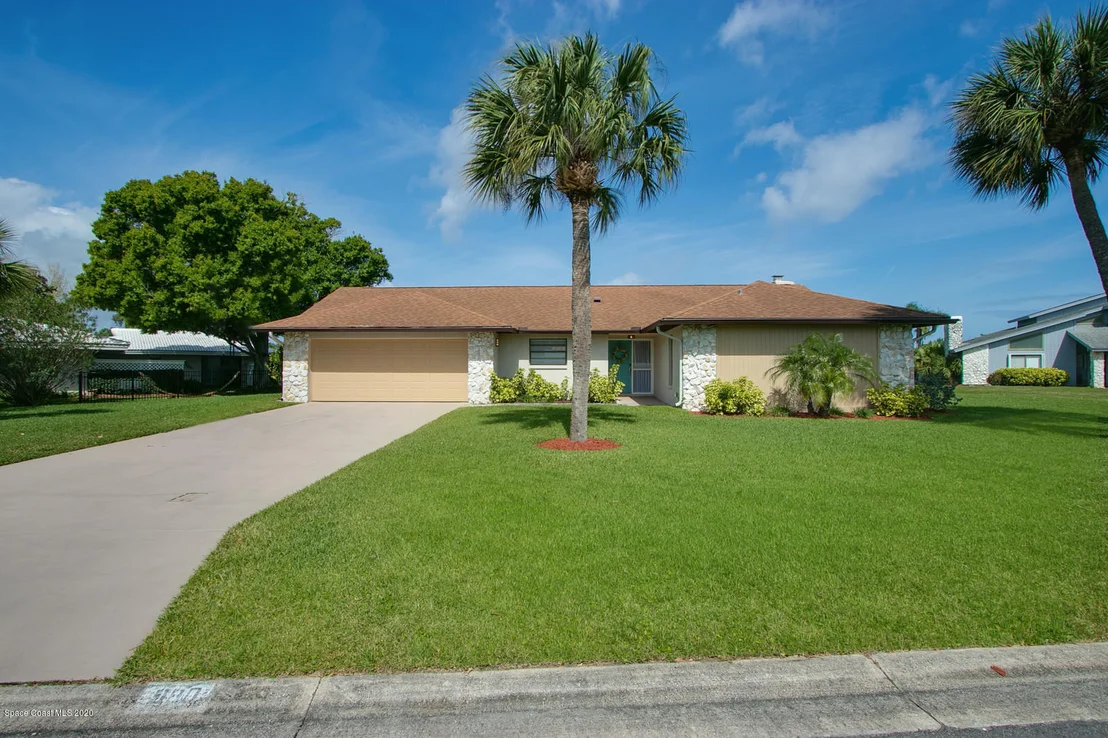 Photo of 980 Long Meadow Lane