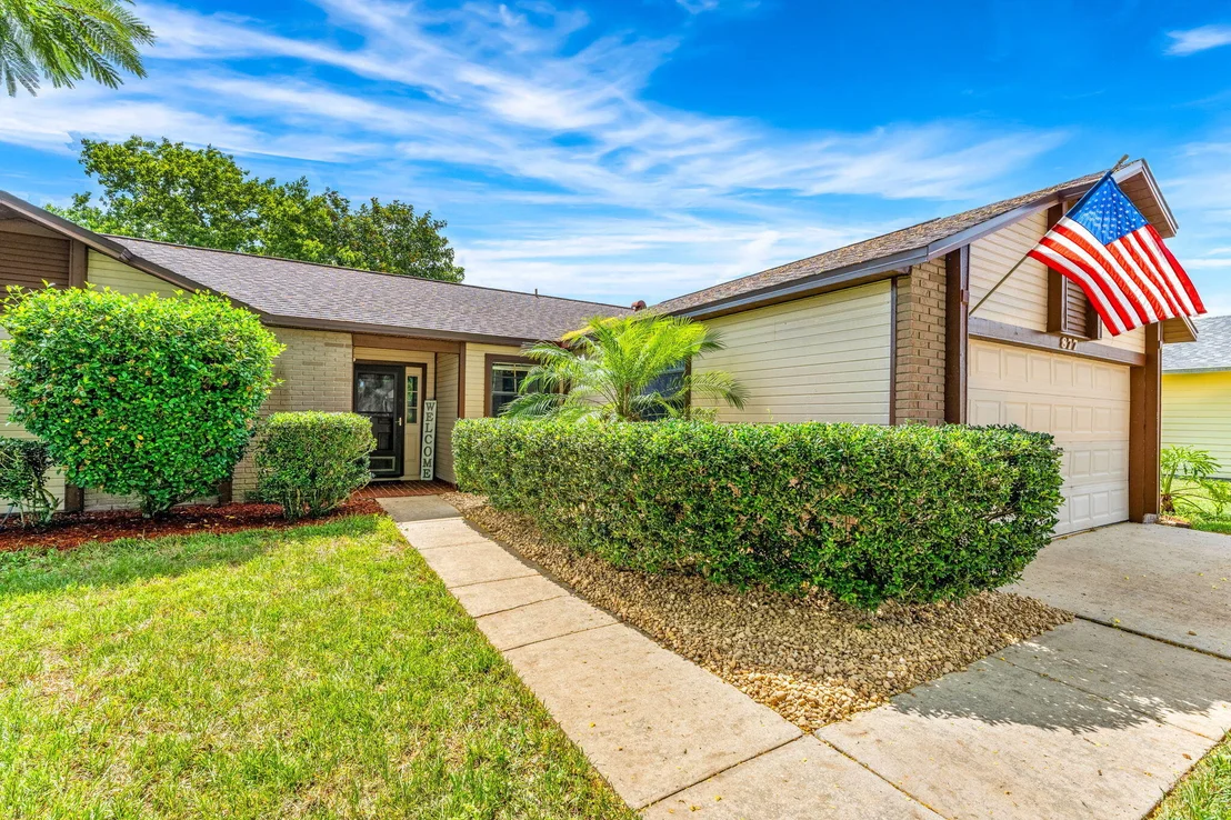 Photo of 877 Yellow Pine Avenue
