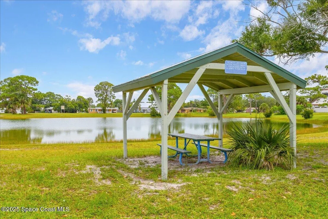 Photo of 958 Chace Lane NE