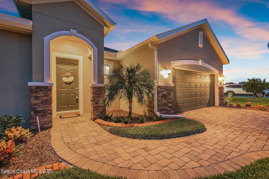 Photo of 3072 Casterton Drive