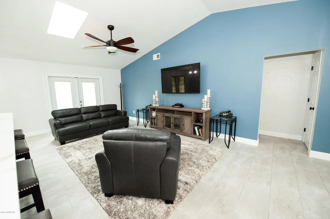 Photo of 4105 Alan Shepard Avenue