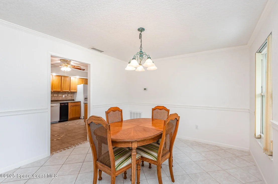 Photo of 957 Waialae Circle NE