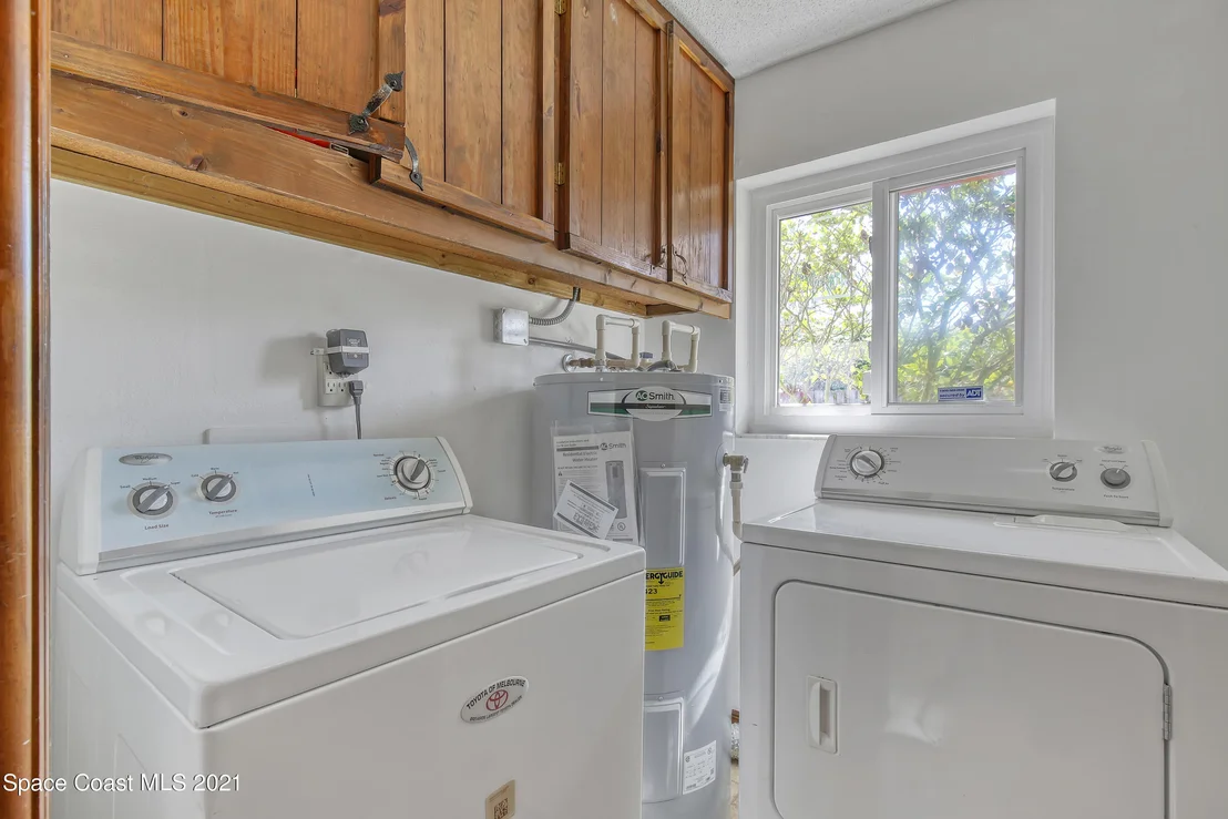 Photo of 1850 N Ontario Circle