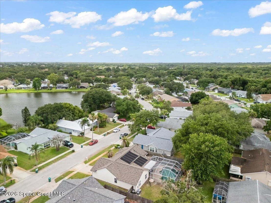 Photo of 3320 Lakeview Circle