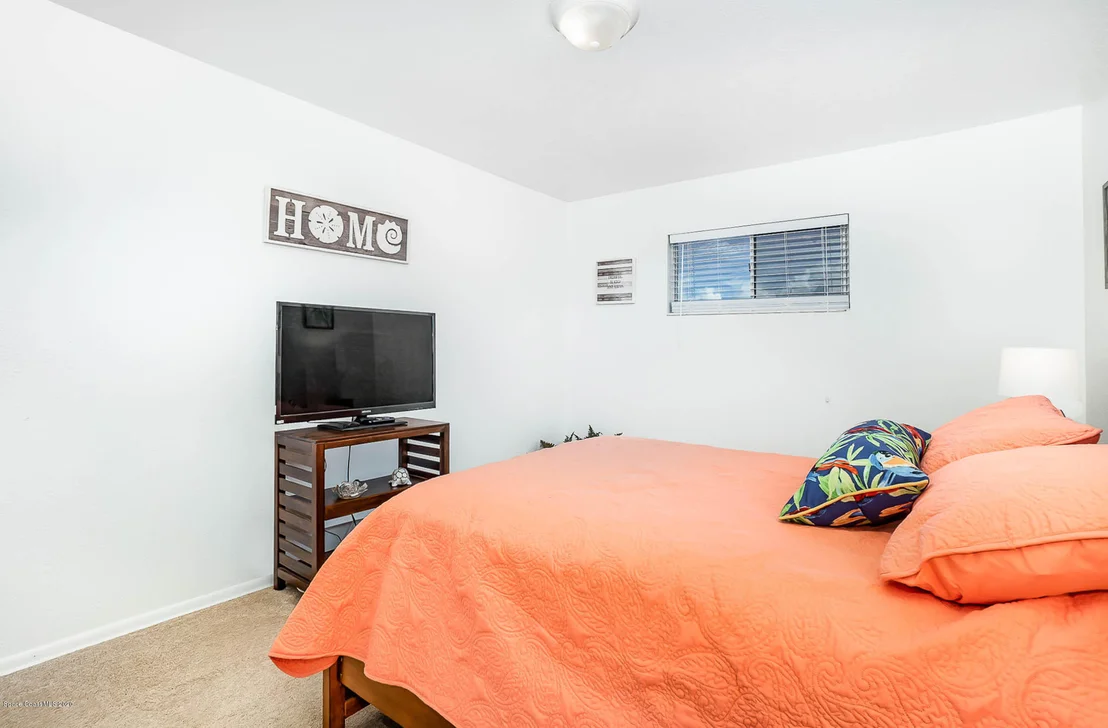 Photo of 960 Forest Road