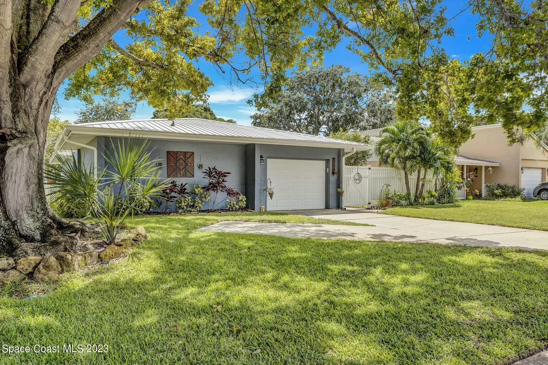 Photo of 245 Applewood Circle