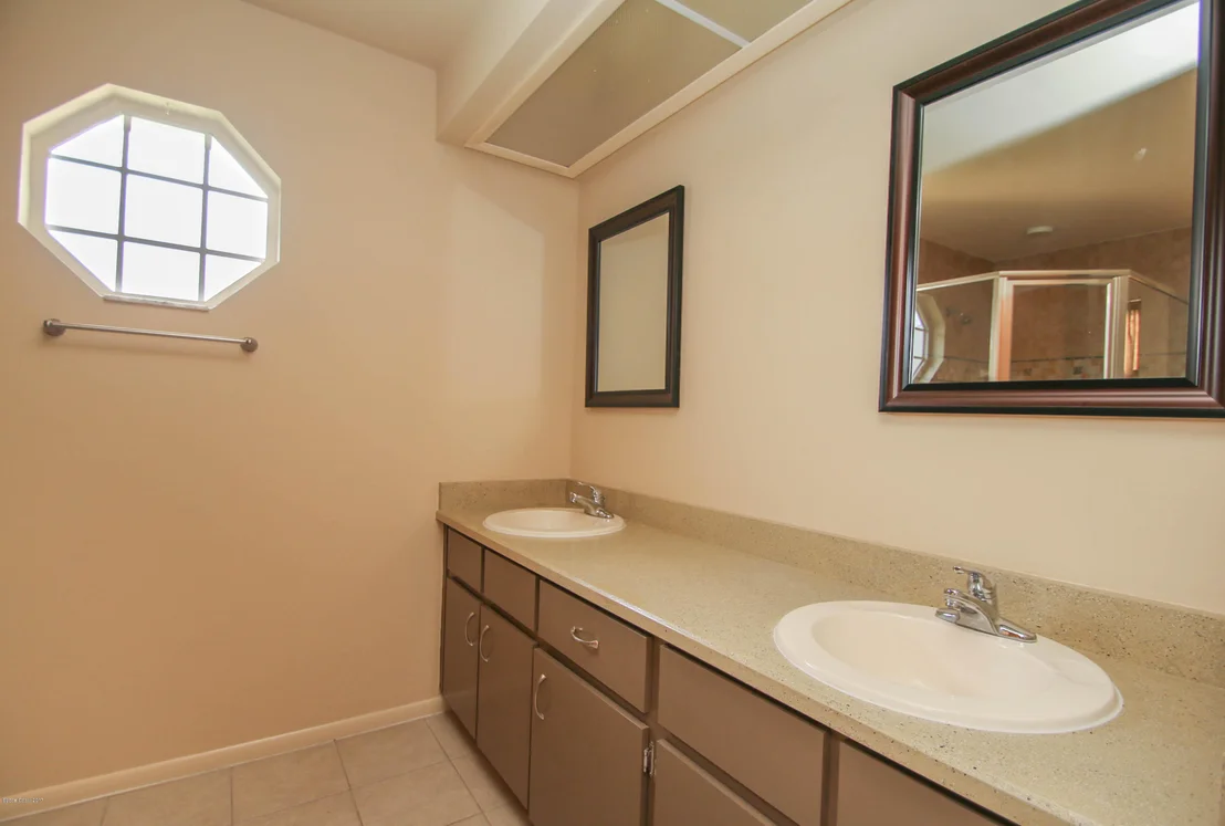Photo of 5251 Sanbourne Street