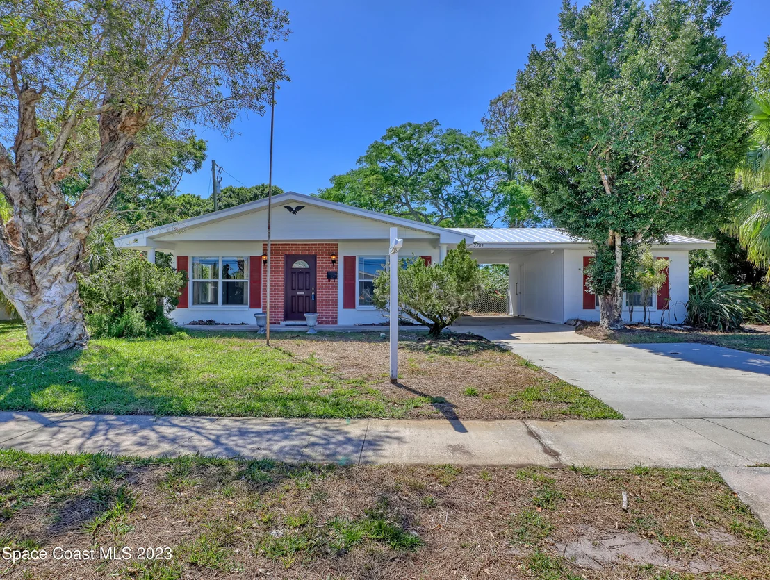 Photo of 2265 Lakeview Drive