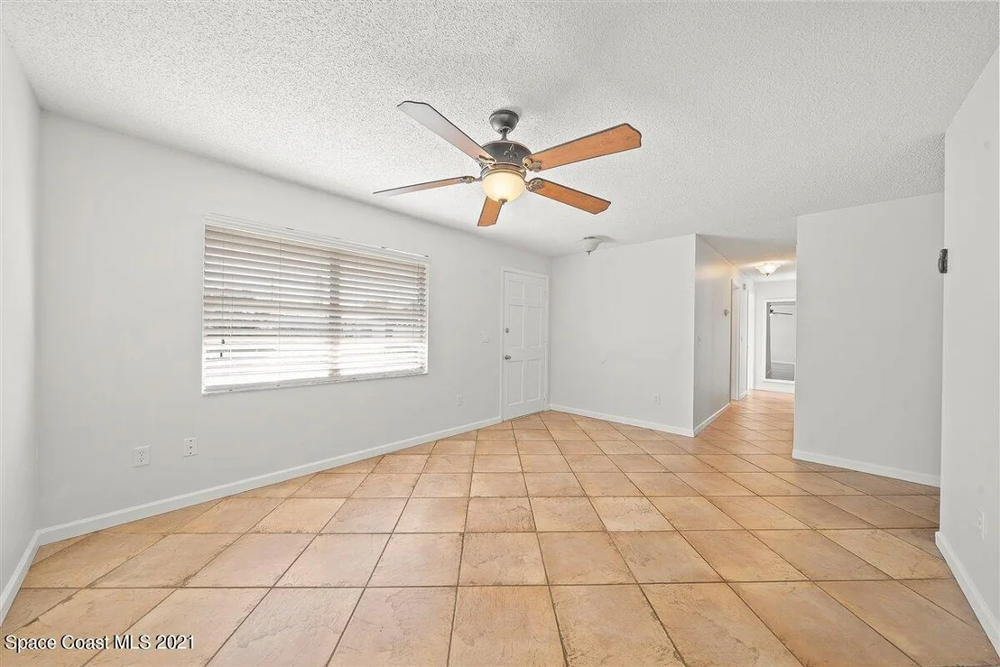Photo of 550 Ford Circle W