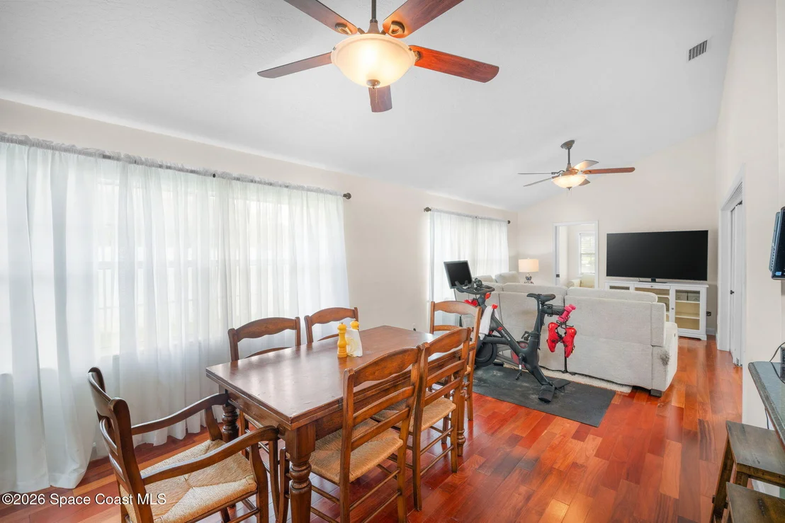 Photo of 432 Crystal Lake Drive