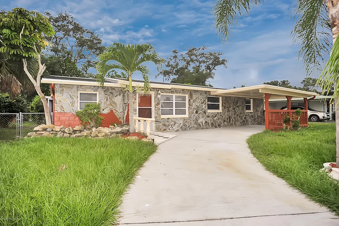 Photo of 1860 Oakwood Drive