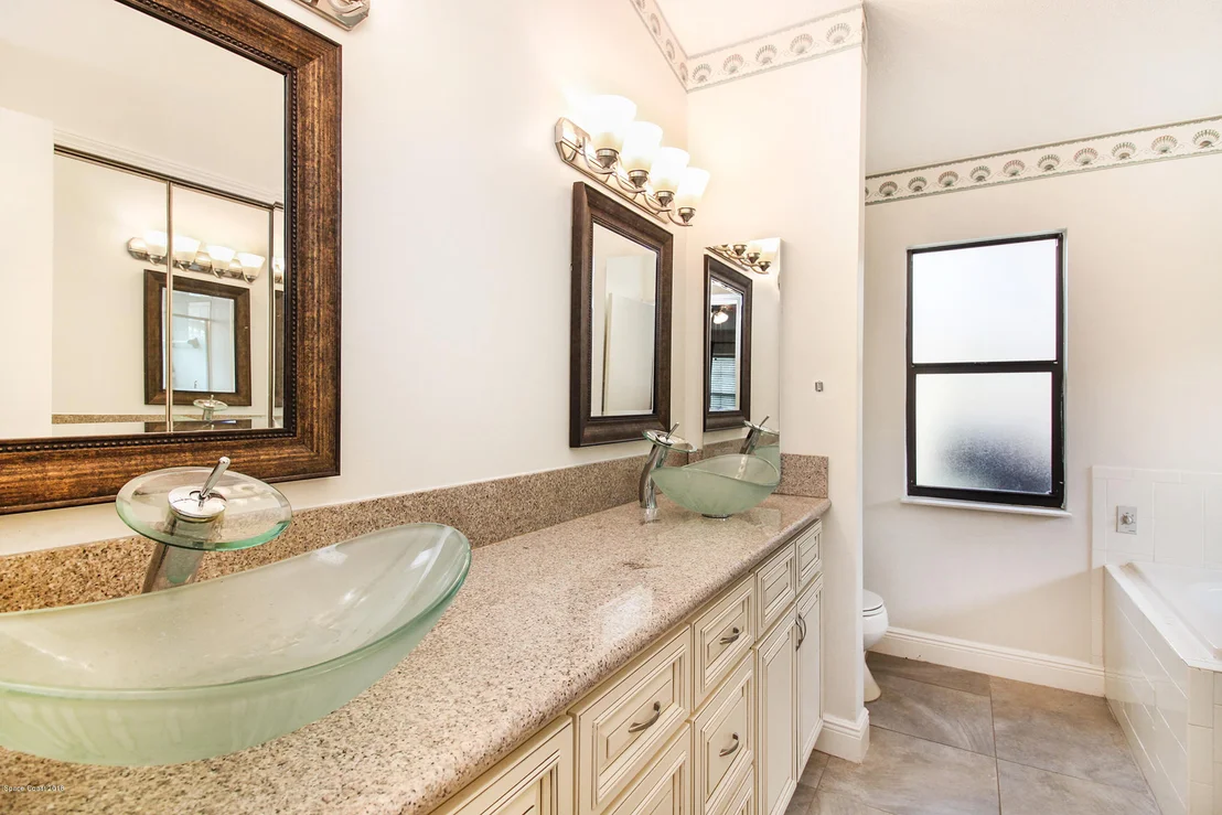 Photo of 1241 Walnut Grove Way